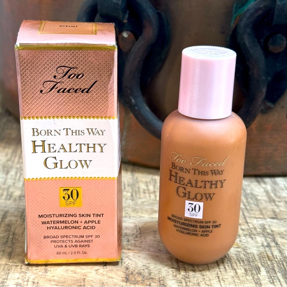 Too Faced Born This Way Healthy Glow Skin Tint - Tan